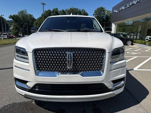 Used 2019 Lincoln Navigator Reserve w/ Cargo Package AWD/4WD image 2