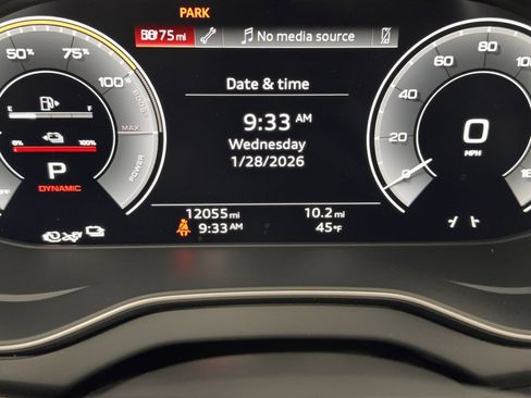 Used 2023 Audi Q5 e Premium w/ Convenience Package image 23