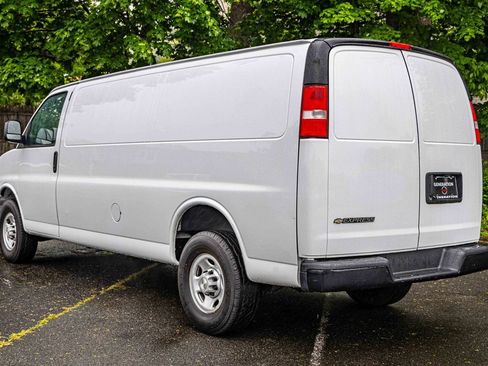 Used 2023 Chevrolet Express 2500 Extended w/ Driver Convenience Package image 4