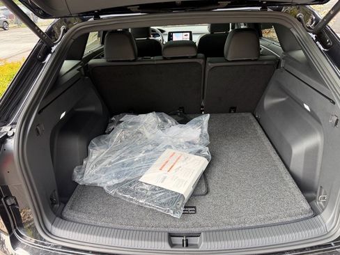 New 2026 Volkswagen Atlas Cross Sport SE AWD/4WD image 17