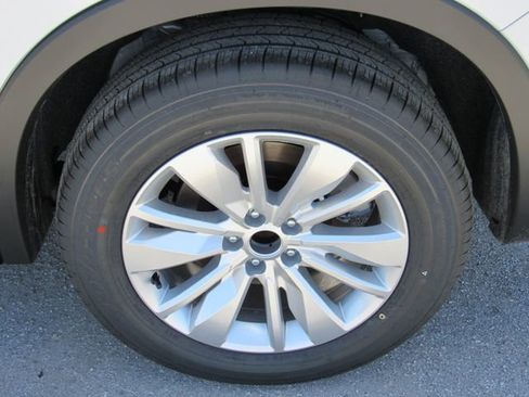 New 2026 Mitsubishi Outlander ES image 14