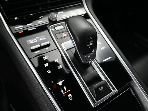 Certified 2018 Porsche Panamera 4 AWD/4WD image 25