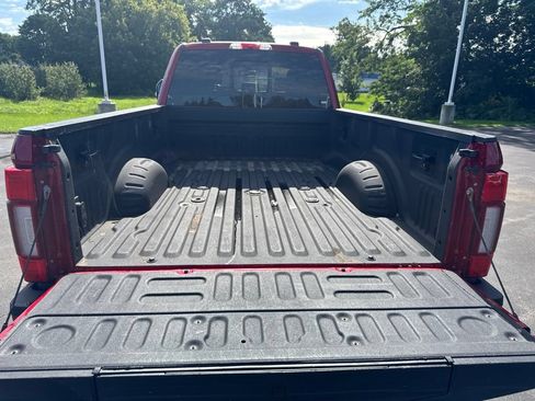 Used 2022 Ford F350 Lariat w/ Black Appearance Package AWD/4WD image 7