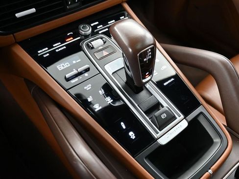 Certified 2023 Porsche Cayenne Platinum Edition AWD/4WD image 22