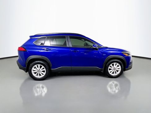 Used 2024 Toyota Corolla Cross LE FWD image 3