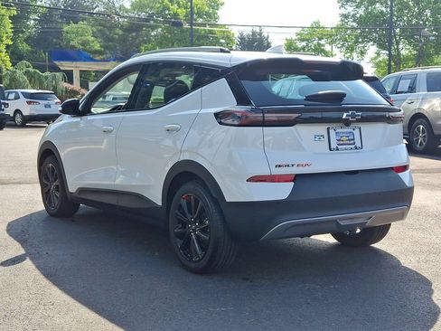 Certified 2023 Chevrolet Bolt EUV LT w/ Convenience Package FWD image 22
