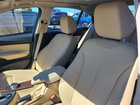 Used 2017 BMW 320i Sedan image 19