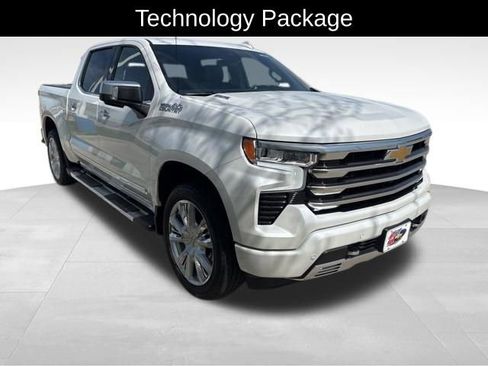 Certified 2025 Chevrolet Silverado 1500 High Country w/ High Country Premium Package image 4