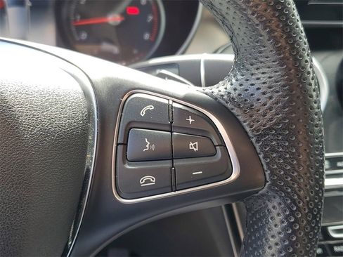 Used 2019 Mercedes-Benz GLC 300 w/ Premium Package image 25