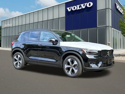 Used 2026 Volvo XC40 B5 Plus w/ Protection Package Premier