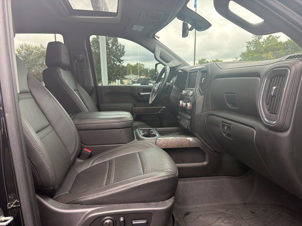 Used 2023 GMC Sierra 3500 Denali w/ Denali Ultimate Package AWD/4WD image 38