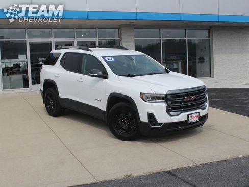 Used 2023 GMC Acadia AT4 AWD/4WD image 2