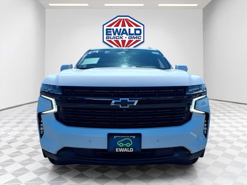 Certified 2023 Chevrolet Suburban RST w/ Luxury Package AWD/4WD image 7