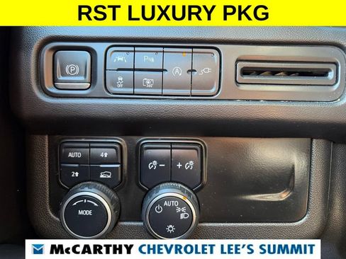 Used 2022 Chevrolet Suburban RST w/ Luxury Package AWD/4WD image 10
