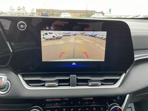 Used 2025 Chevrolet Equinox LT w/ Convenience Package II AWD/4WD image 19