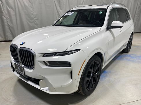 Certified 2025 BMW X7 xDrive40i w/ Premium Package image 1
