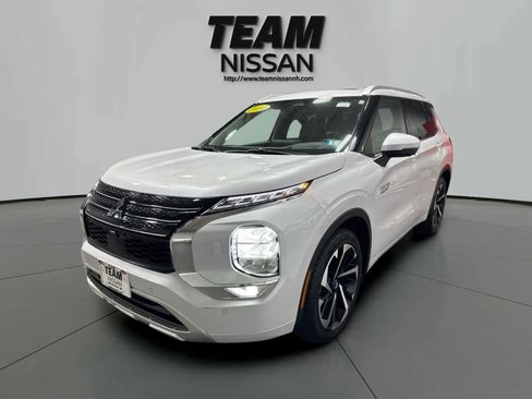 Used 2024 Mitsubishi Outlander SEL image 3