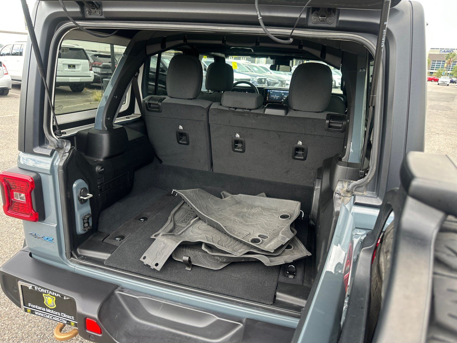 Used 2024 Jeep Wrangler Unlimited AWD/4WD image 24