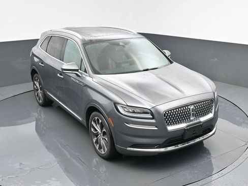 Used 2021 Lincoln Nautilus Reserve AWD/4WD image 23