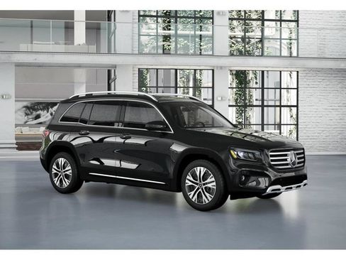 Used 2026 Mercedes-Benz GLB 250 4MATIC image 12