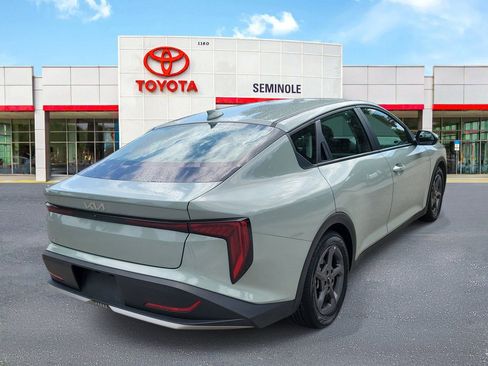 Used 2025 Kia K4 FWD image 3
