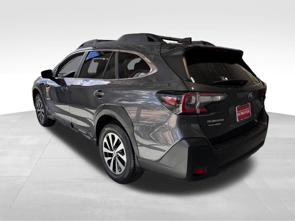 Used 2024 Subaru Outback Premium AWD/4WD image 4