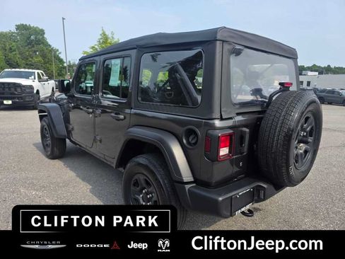 Used 2022 Jeep Wrangler Unlimited Sport AWD/4WD image 6