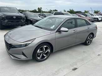 Used 2023 Hyundai Elantra SEL w/ Convenience Package image 1
