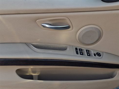 Used 2006 BMW 325i Sedan image 12