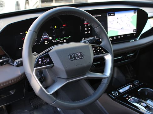 New 2025 Audi A6 e-tron Premium image 18