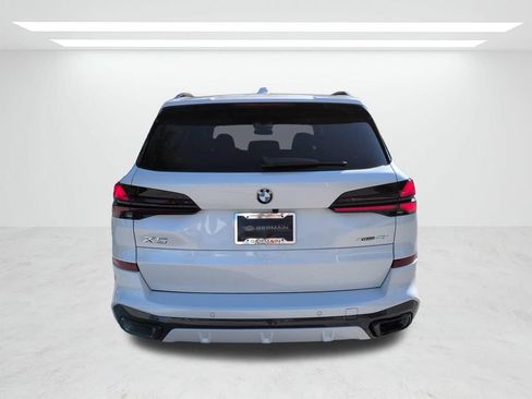 New 2026 BMW X5 xDrive40i w/ M Sport Package AWD/4WD image 5