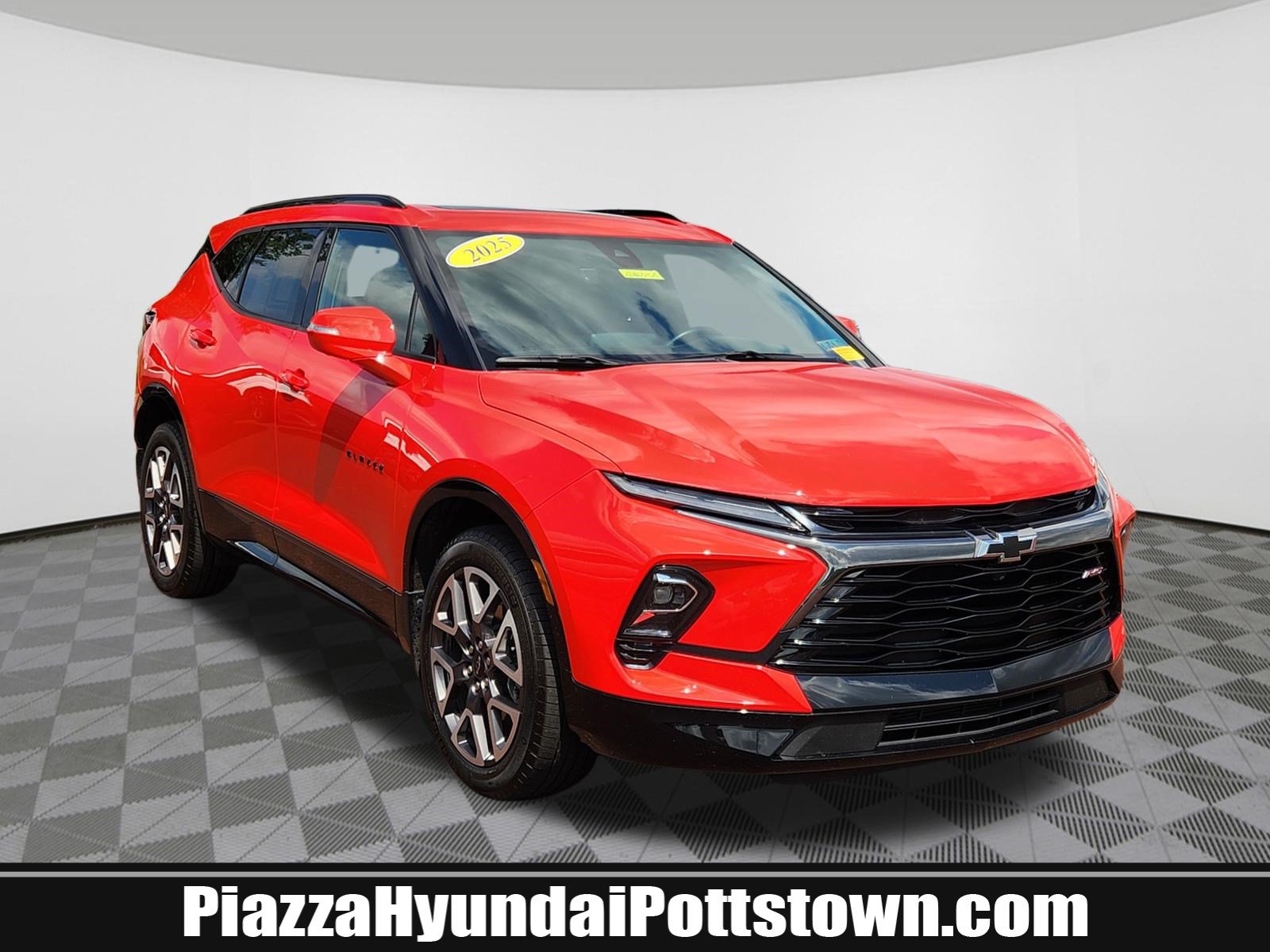Used 2025 Chevrolet Blazer RS w/ Driver Confidence II Package AWD/4WD image 1