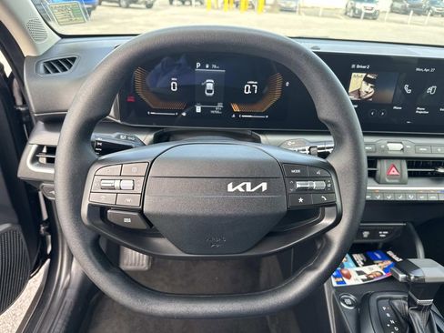 Used 2025 Kia K4 FWD image 21