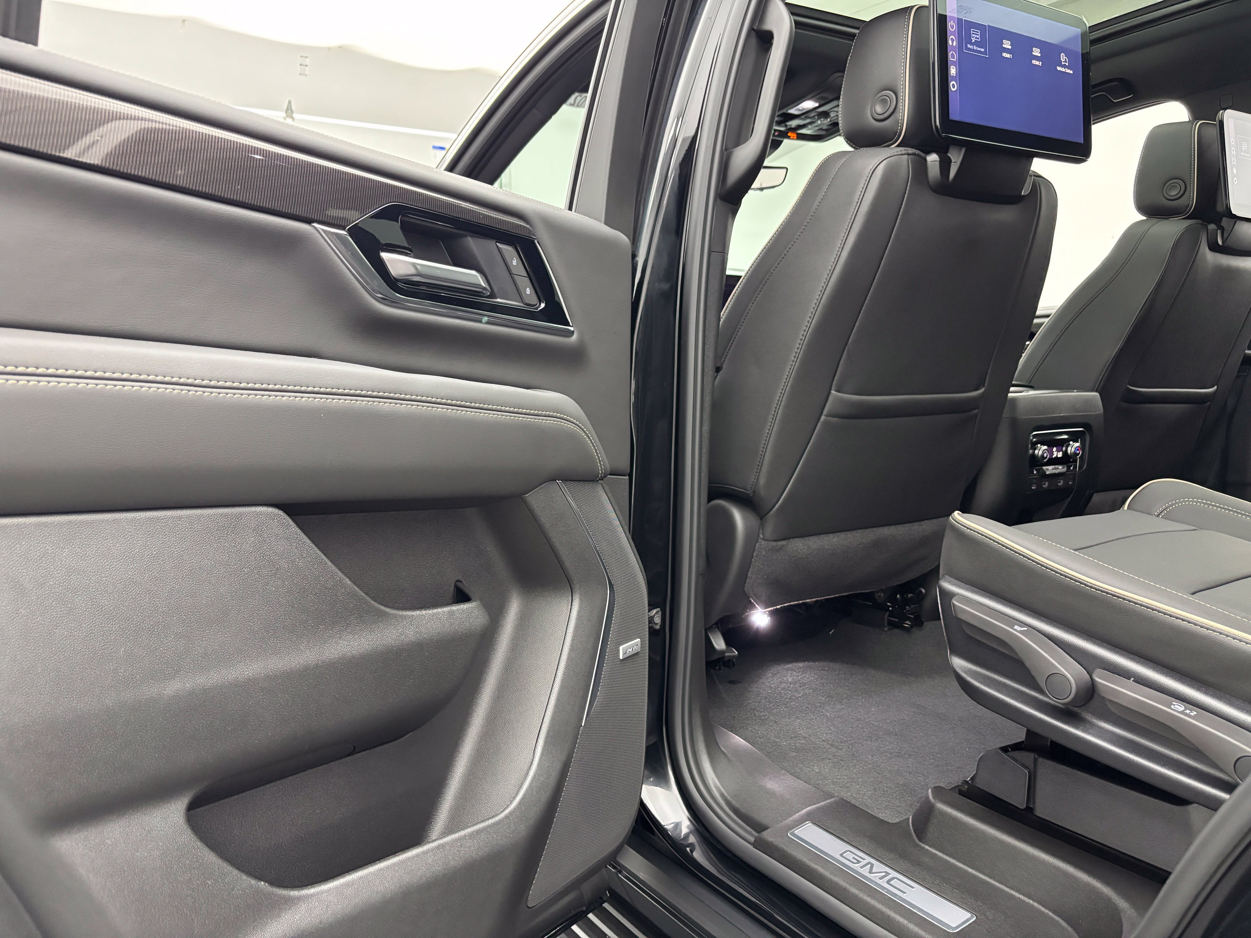 New 2026 GMC Yukon Elevation w/ Elevation Premium Package AWD/4WD image 48