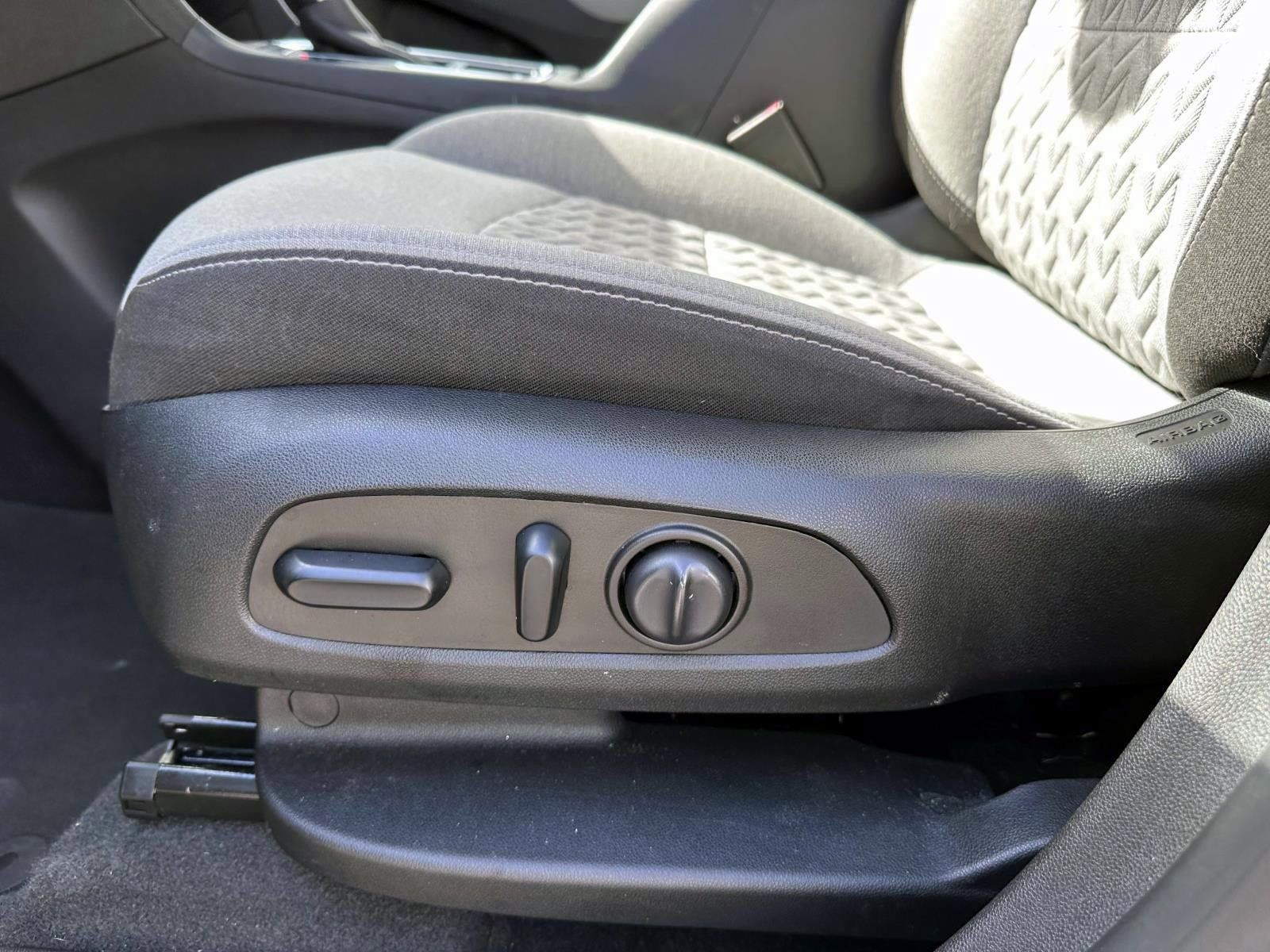 Used 2023 Chevrolet Equinox LS w/ LS Convenience Package AWD/4WD image 10