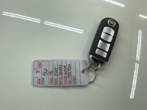 Used 2018 FIAT 124 Spider Classica w/ Technology Group image 33