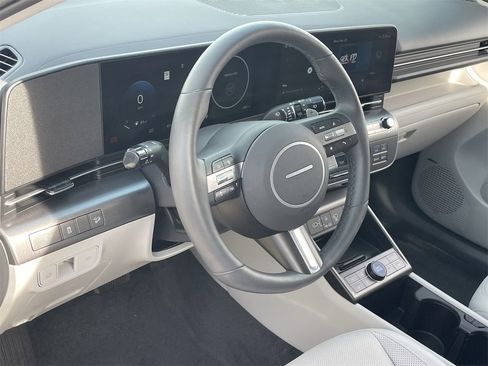 Used 2025 Hyundai Kona Limited image 17