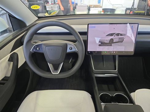 Used 2026 Tesla Model Y Long Range AWD/4WD image 17