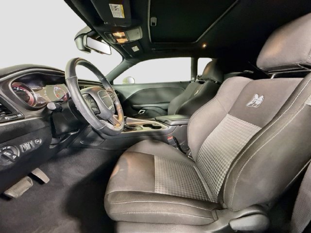 Used 2022 Dodge Challenger R/T Scat Pack RWD image 21