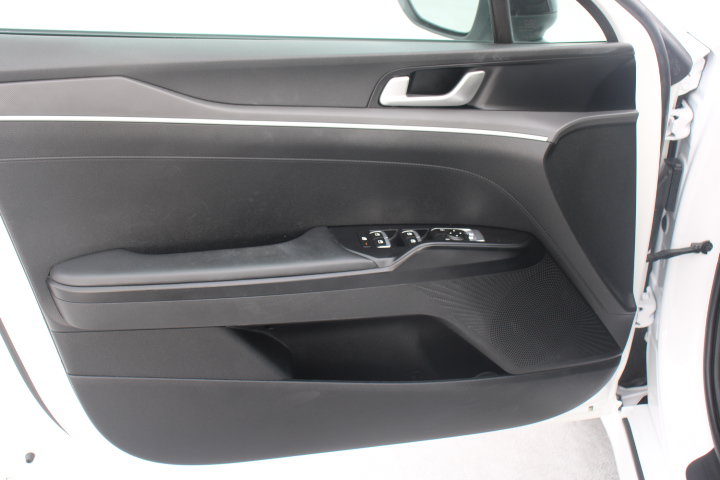 Used 2022 Kia K5 GT-Line FWD image 9
