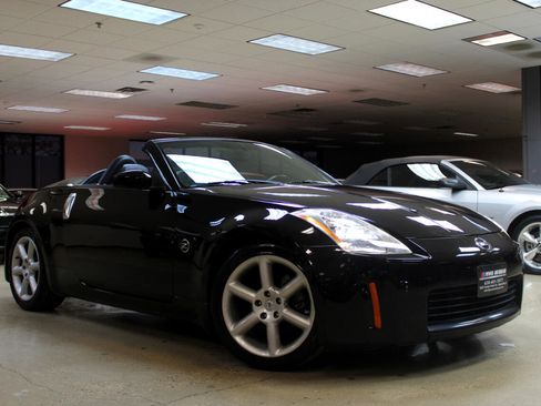 Used 2004 Nissan 350Z Touring image 24