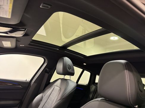 Used 2023 BMW X4 xDrive30i w/ Premium Package image 19