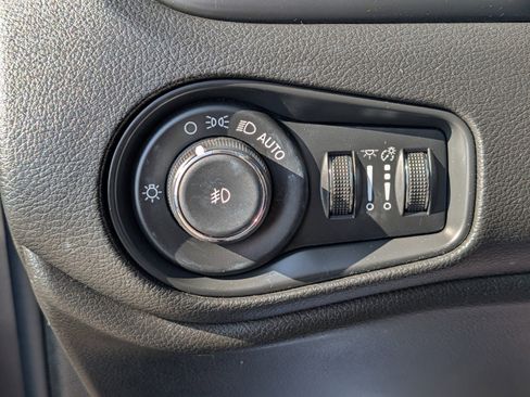 Used 2020 Jeep Renegade Altitude image 10