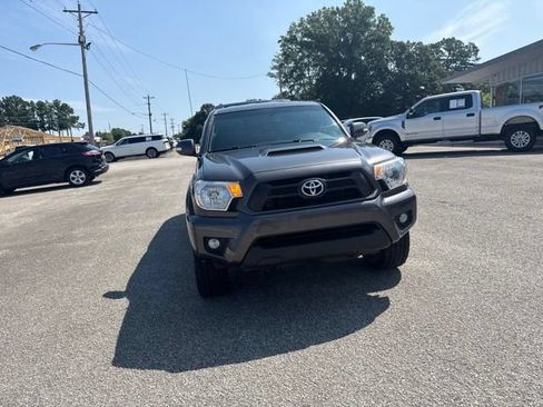 Used 2013 Toyota Tacoma 4x4 Access Cab V6 w/ TRD Sport Pkg image 9