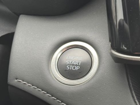 Used 2025 Toyota Highlander LE image 5