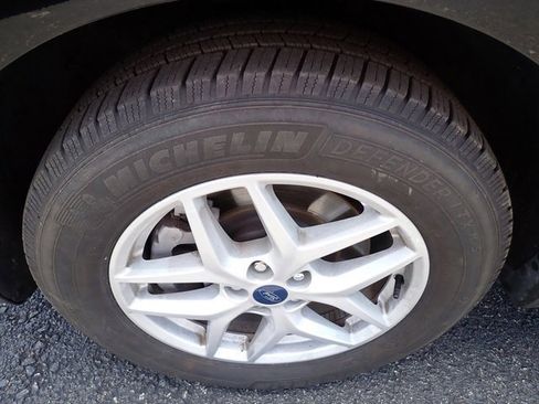 Certified 2022 Ford Edge SEL w/ Convenience Package image 12