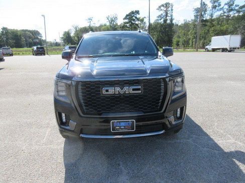 Used 2023 GMC Yukon XL Denali Ultimate AWD/4WD image 3
