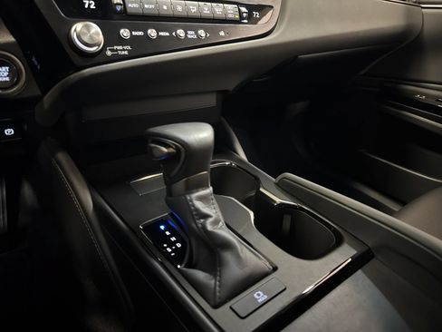 Used 2024 Lexus ES 350 w/ Accessory Package (Z2) FWD image 32
