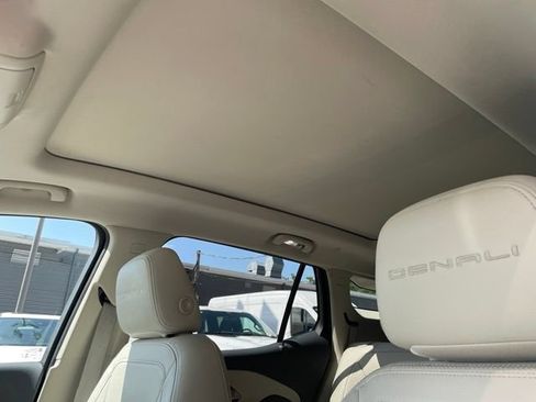 Used 2022 GMC Terrain Denali w/ Denali Premium Package AWD/4WD image 47
