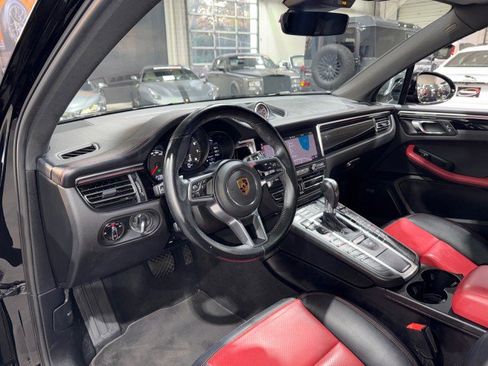 Used 2021 Porsche Macan image 8